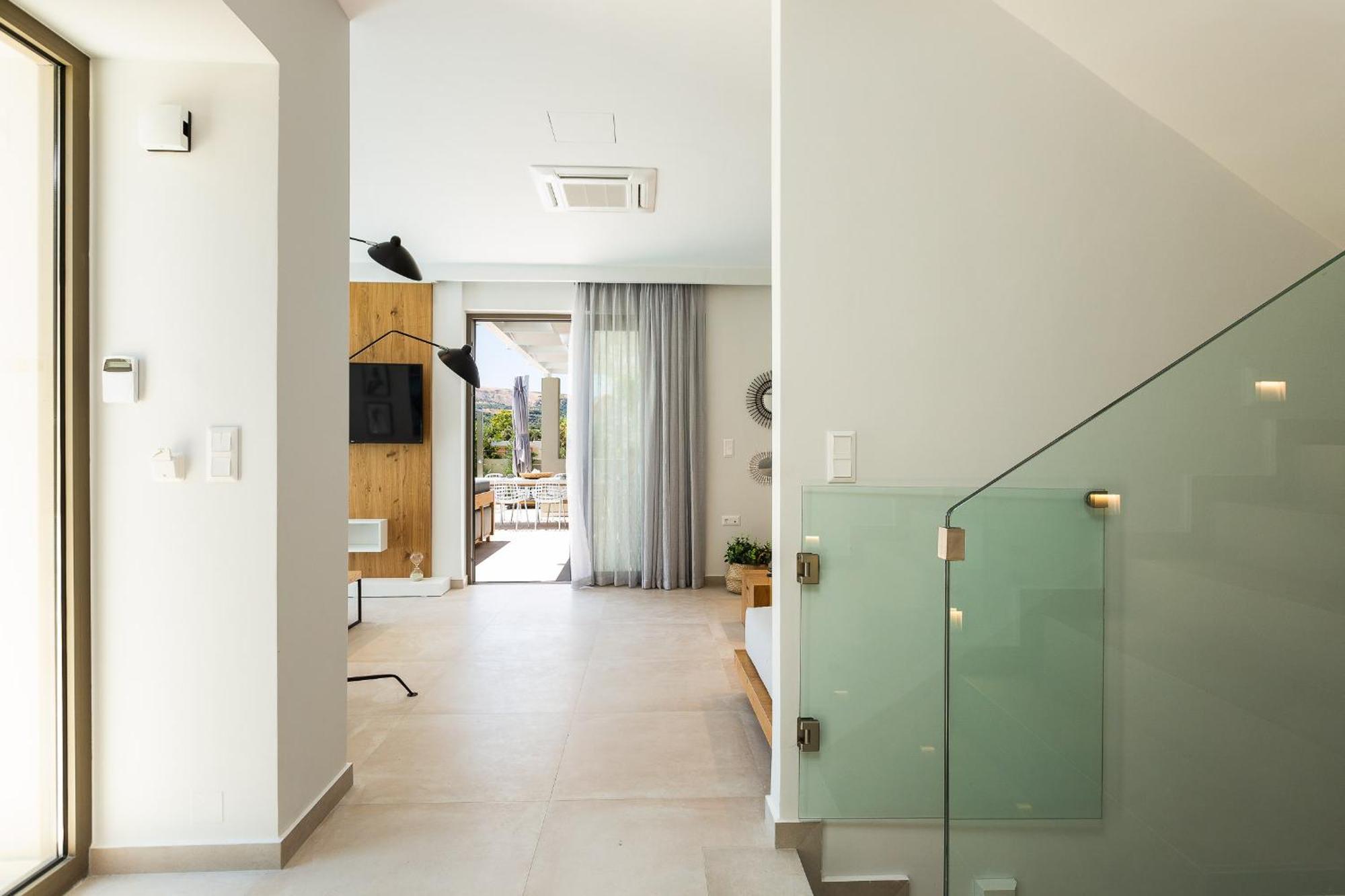 Vasilios Villa, With Pool, Gym & Close To Beach, By Thinkvilla Loutra エクステリア 写真