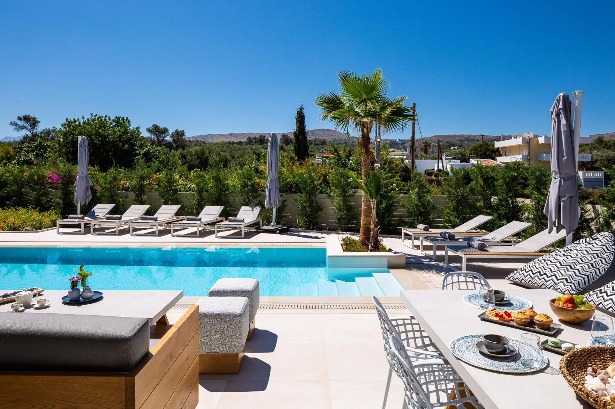Vasilios Villa, With Pool, Gym & Close To Beach, By Thinkvilla Loutra エクステリア 写真