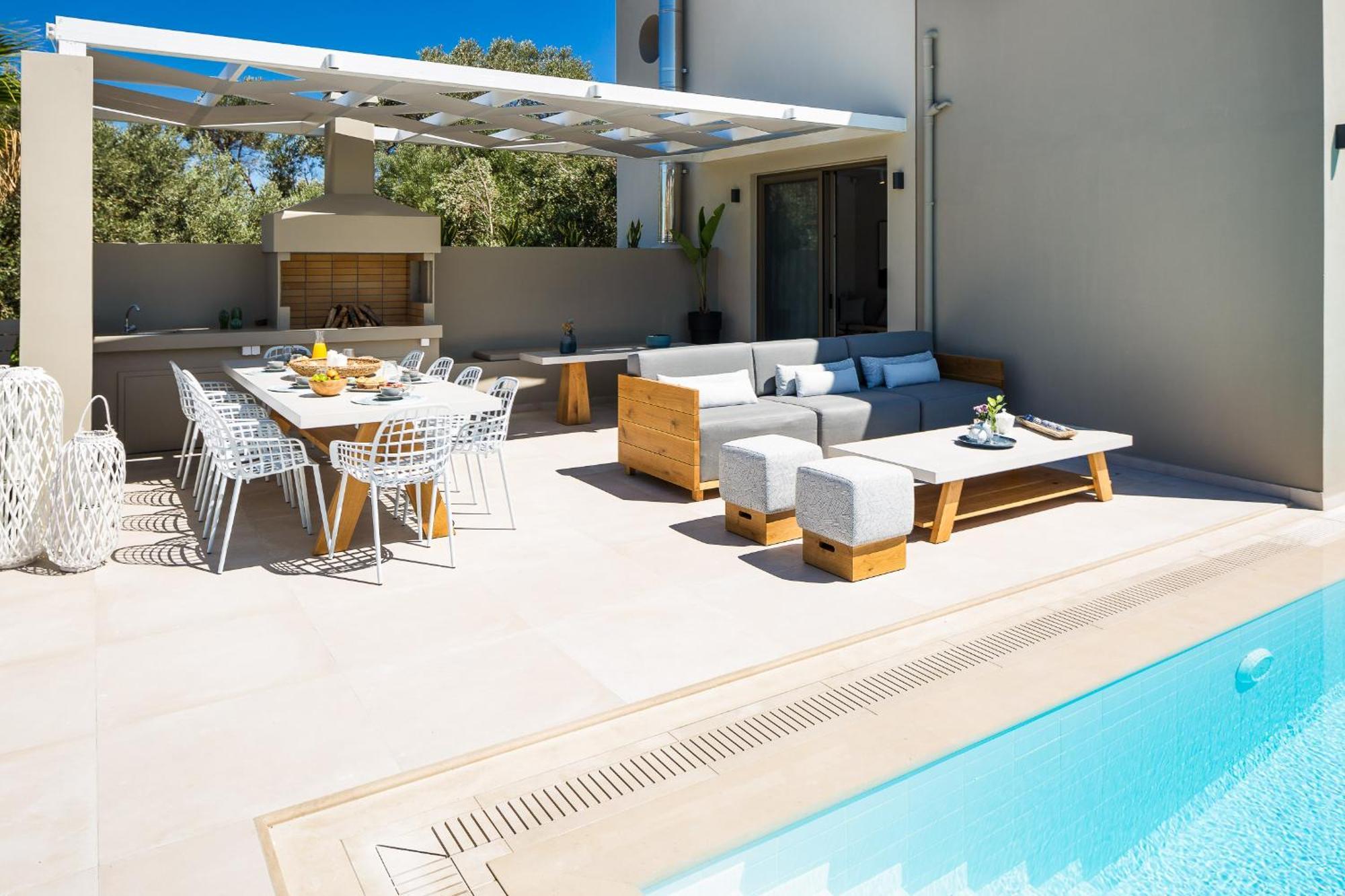 Vasilios Villa, With Pool, Gym & Close To Beach, By Thinkvilla Loutra エクステリア 写真