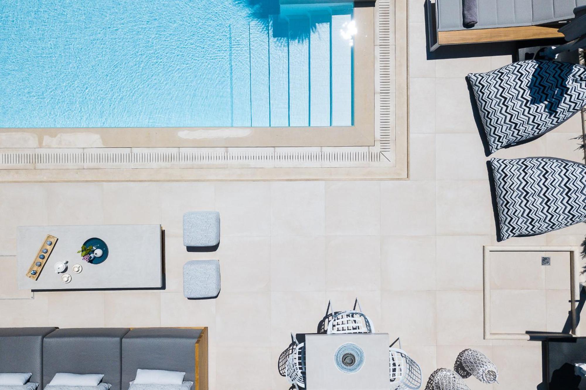 Vasilios Villa, With Pool, Gym & Close To Beach, By Thinkvilla Loutra エクステリア 写真