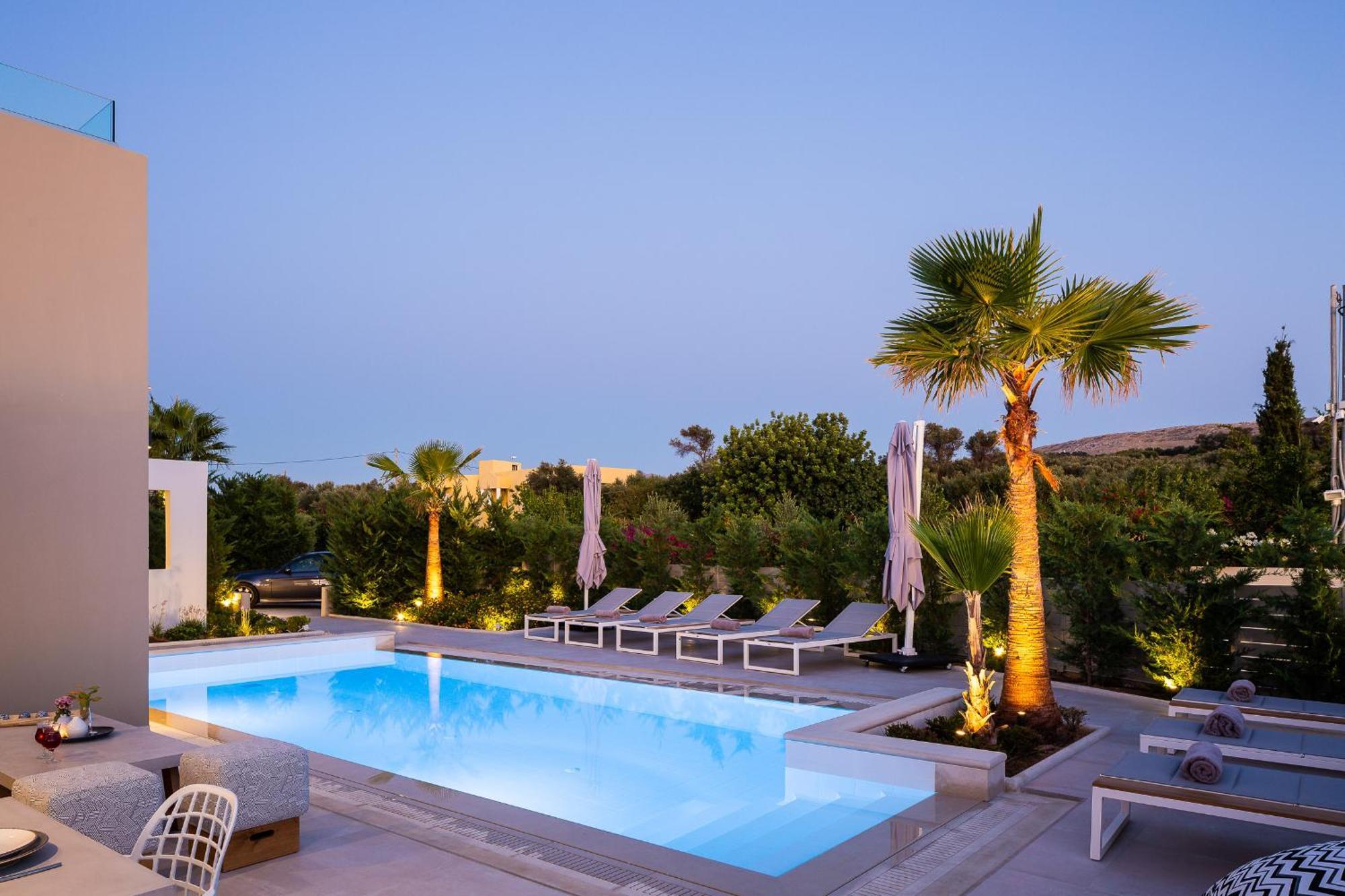 Vasilios Villa, With Pool, Gym & Close To Beach, By Thinkvilla Loutra エクステリア 写真