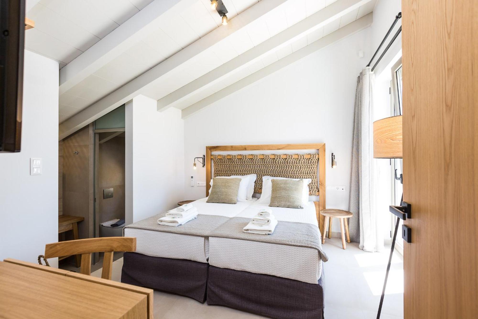 Vasilios Villa, With Pool, Gym & Close To Beach, By Thinkvilla Loutra エクステリア 写真