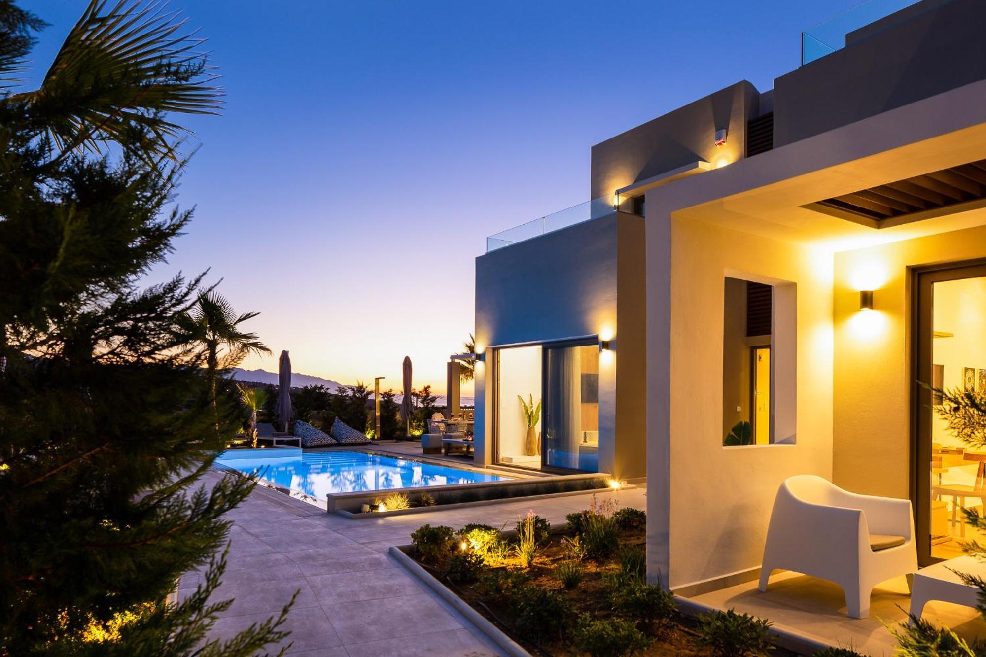 Vasilios Villa, With Pool, Gym & Close To Beach, By Thinkvilla Loutra エクステリア 写真