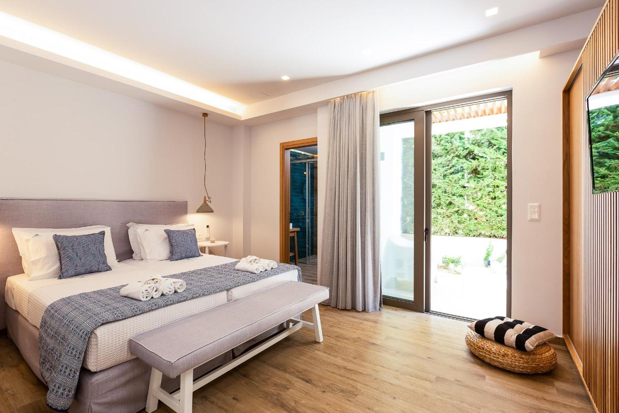 Vasilios Villa, With Pool, Gym & Close To Beach, By Thinkvilla Loutra エクステリア 写真