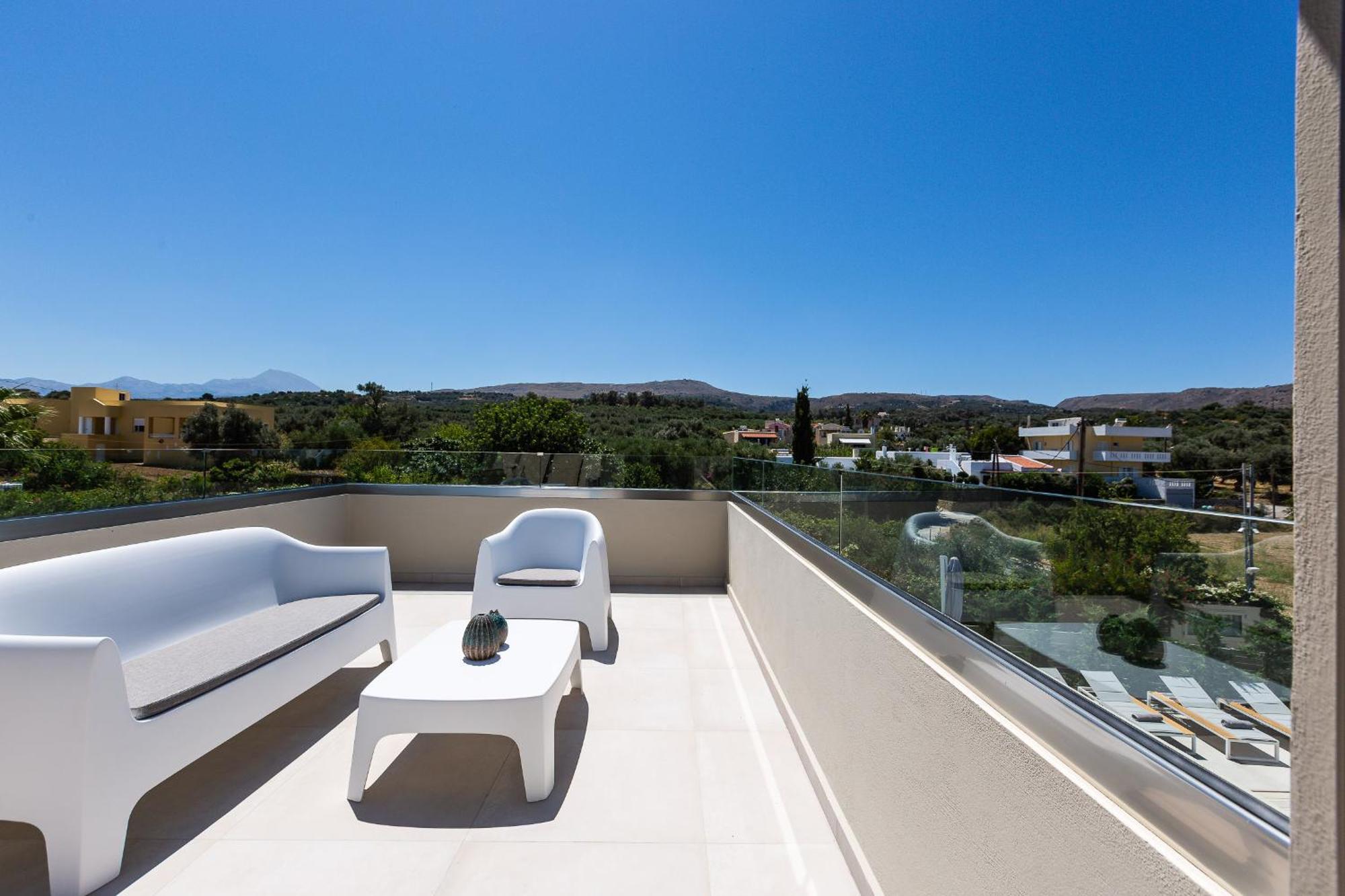 Vasilios Villa, With Pool, Gym & Close To Beach, By Thinkvilla Loutra エクステリア 写真