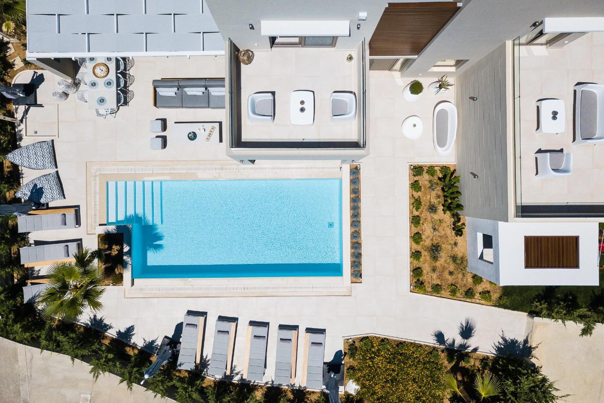 Vasilios Villa, With Pool, Gym & Close To Beach, By Thinkvilla Loutra エクステリア 写真