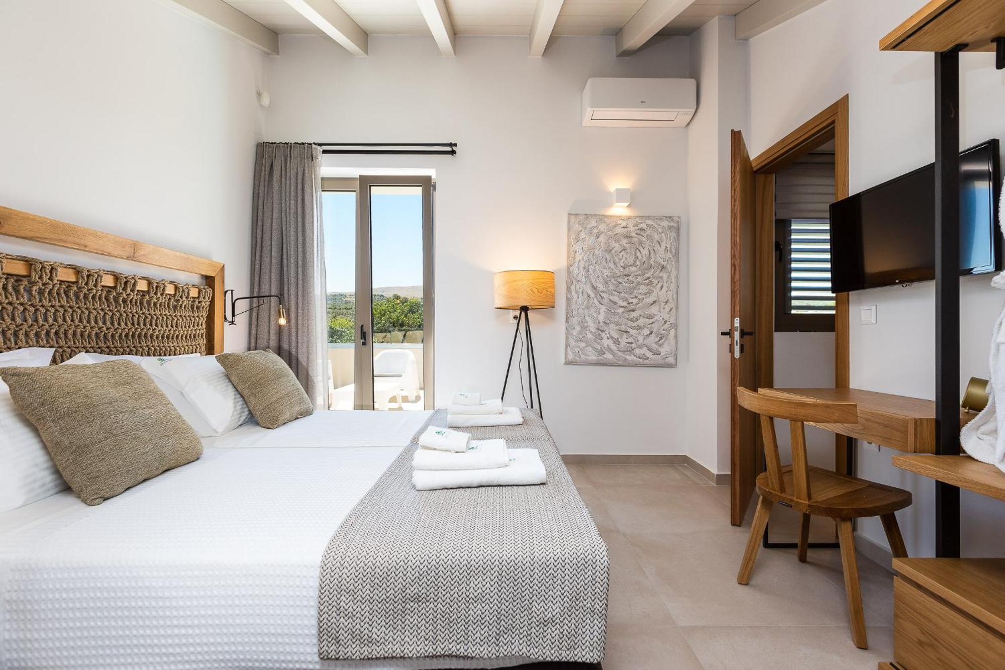 Vasilios Villa, With Pool, Gym & Close To Beach, By Thinkvilla Loutra エクステリア 写真